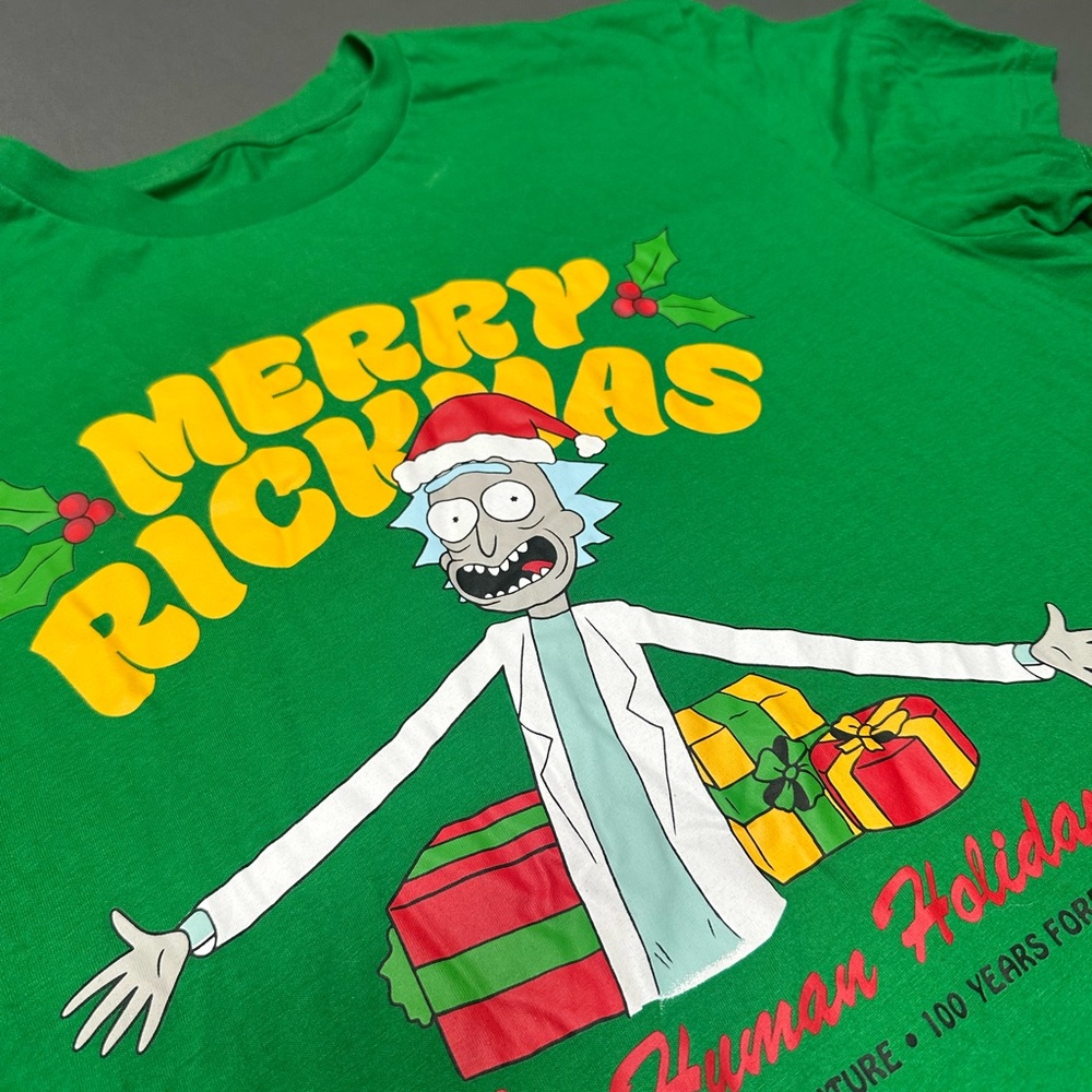 Rick and Morty Christmas Tee Size Large